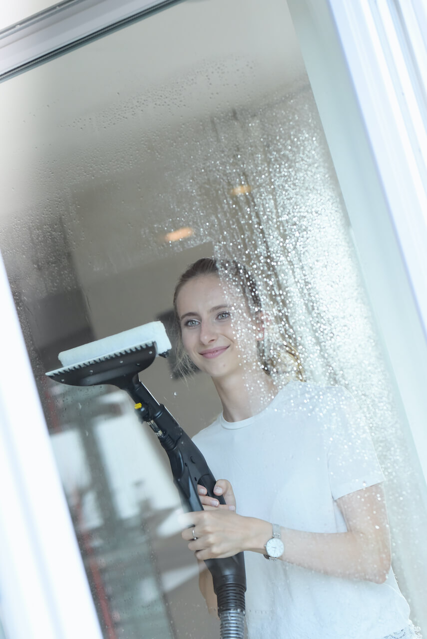 Umývání oken s vysavačem Vivenso